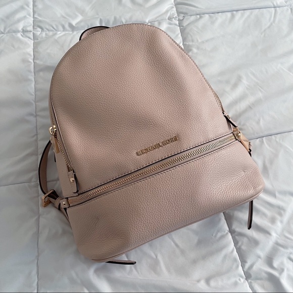 Michael Kors Rhea medium zip leather backpack - pink - Picture 3 of 9